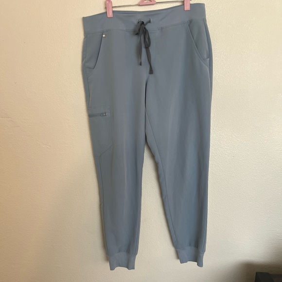 Figs Women's Light Blue/Grey Scrub Set - Picture 5 of 9